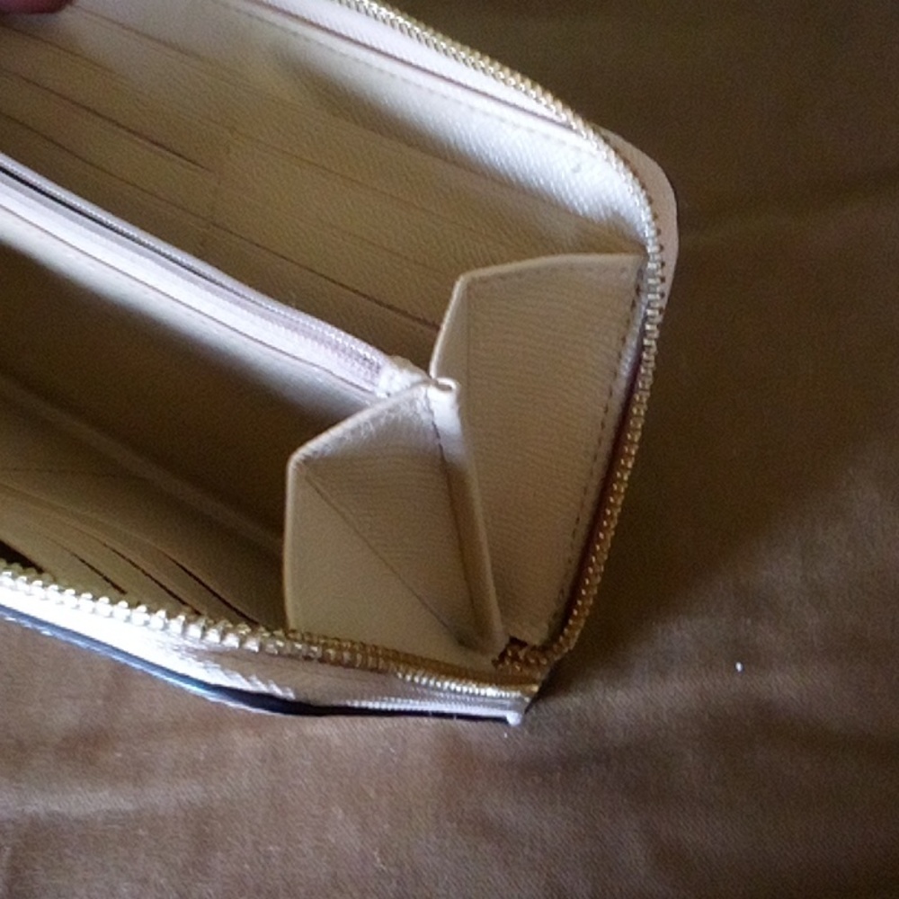 Coach long zip around beige wallet new no tags unused 8" by 4 - Picture 8 of 8